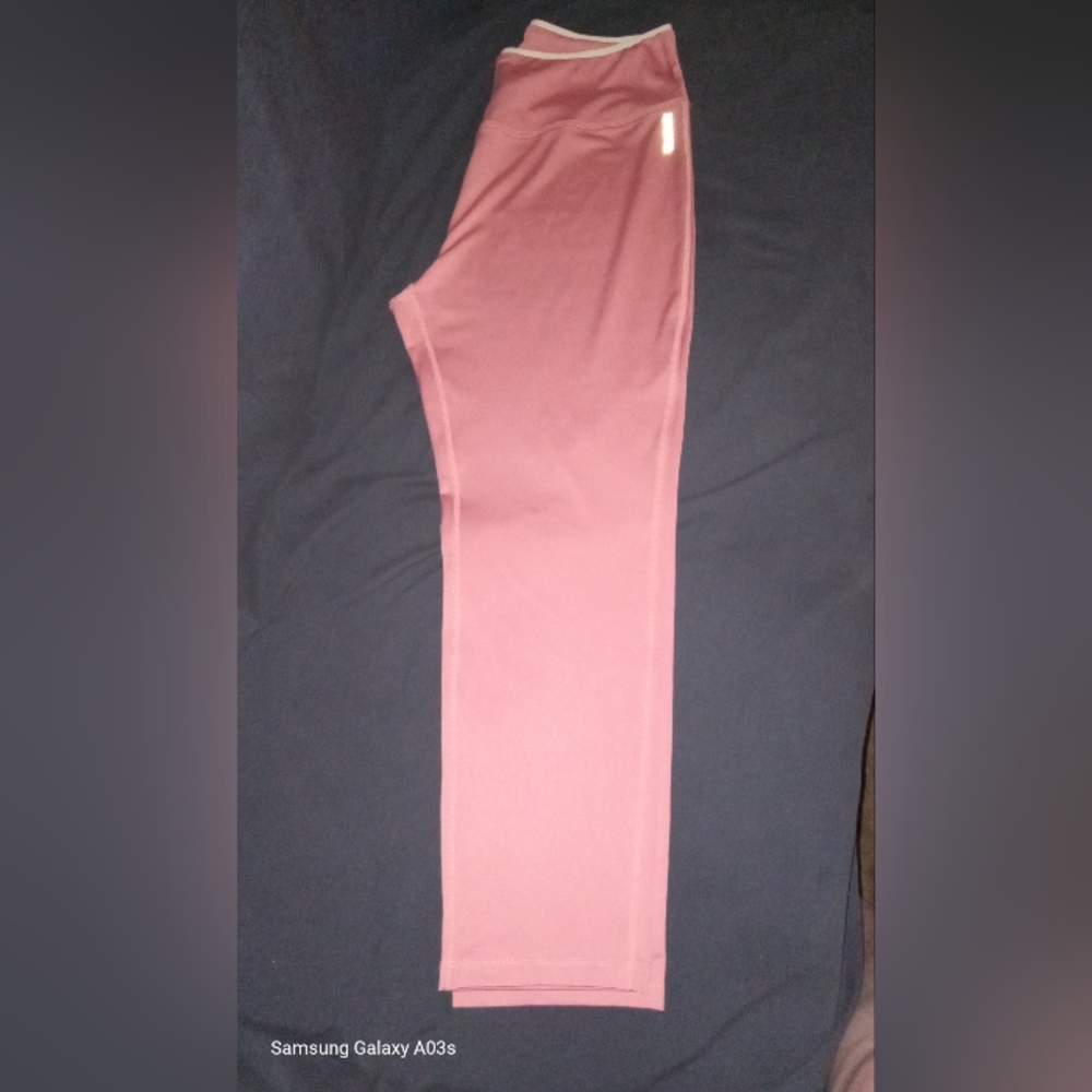 Reebok xl leggings/Yoga athletics pants.👌 is 🗝& these beauties